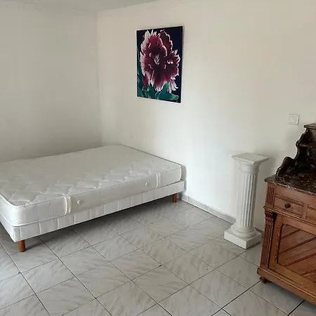 Apartment 2 Bedrooms In The Countryside *